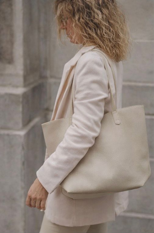 Elegant Beige Tote Bag for Women – Minimalist Shoulder Bag